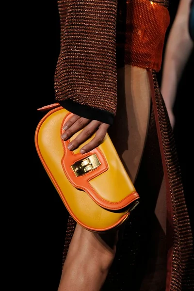 Look 38